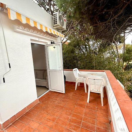 Nuevos Apartamentos Frente Al Mar Y A La Playa Castelldefels Ngoại thất bức ảnh