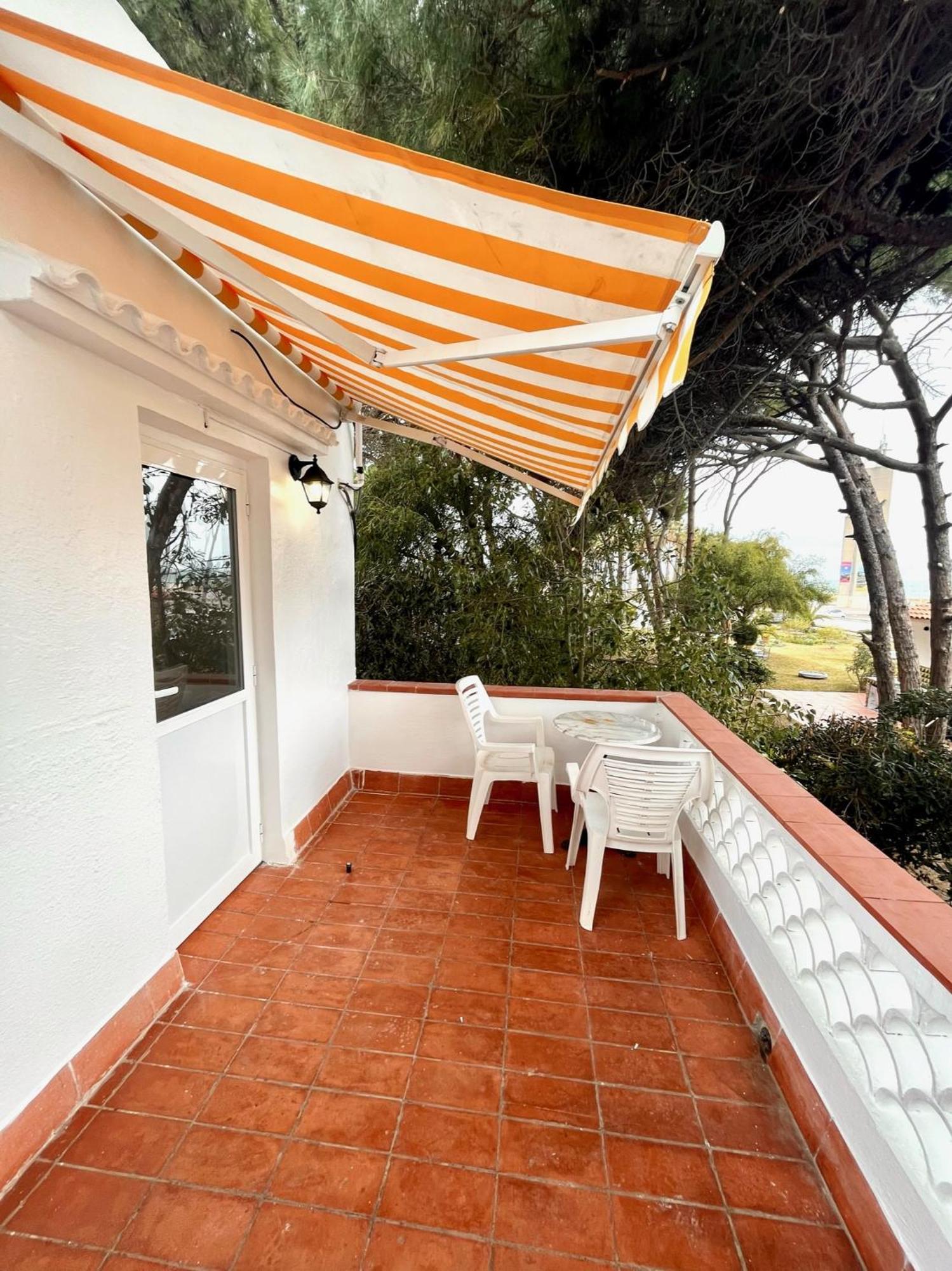 Nuevos Apartamentos Frente Al Mar Y A La Playa Castelldefels Ngoại thất bức ảnh