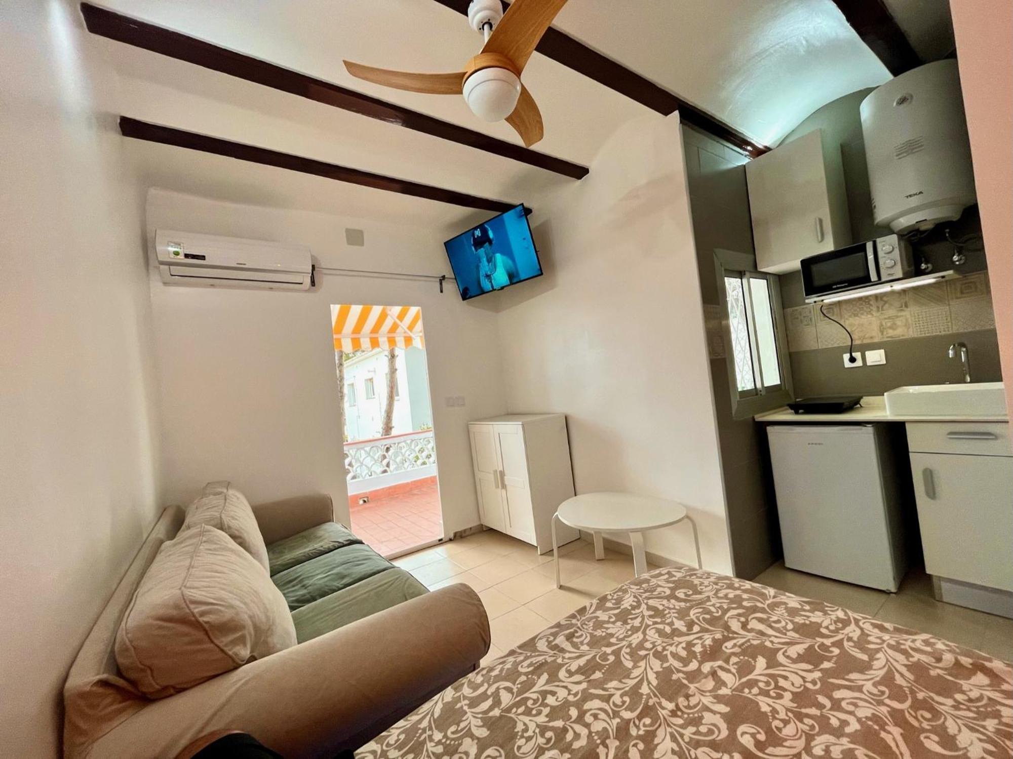 Nuevos Apartamentos Frente Al Mar Y A La Playa Castelldefels Ngoại thất bức ảnh