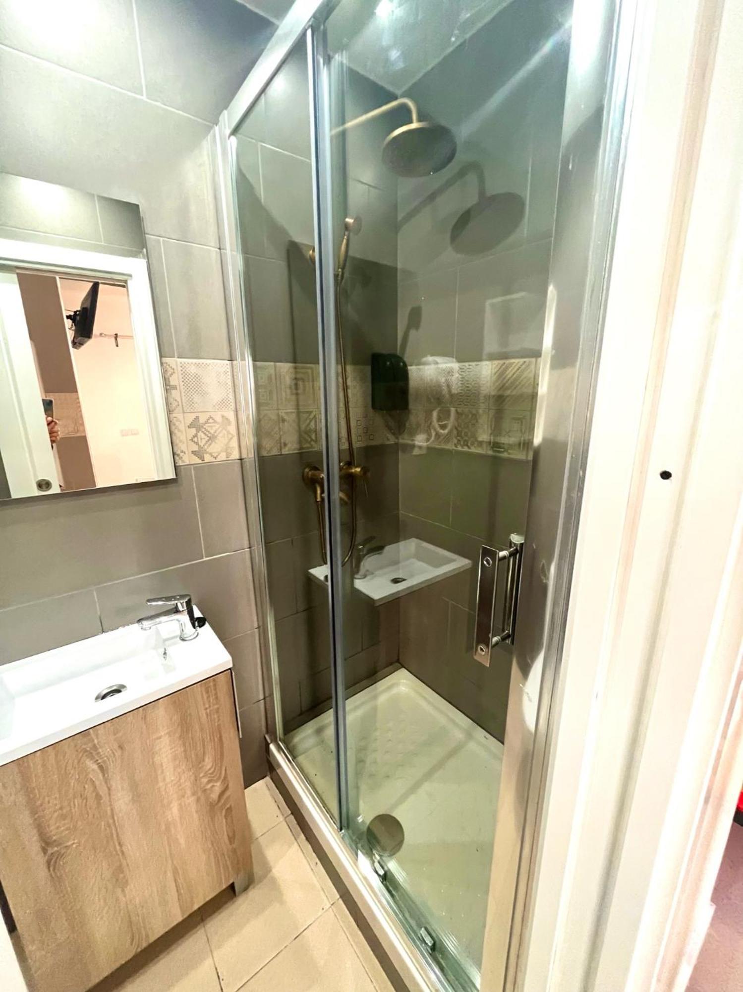 Nuevos Apartamentos Frente Al Mar Y A La Playa Castelldefels Ngoại thất bức ảnh