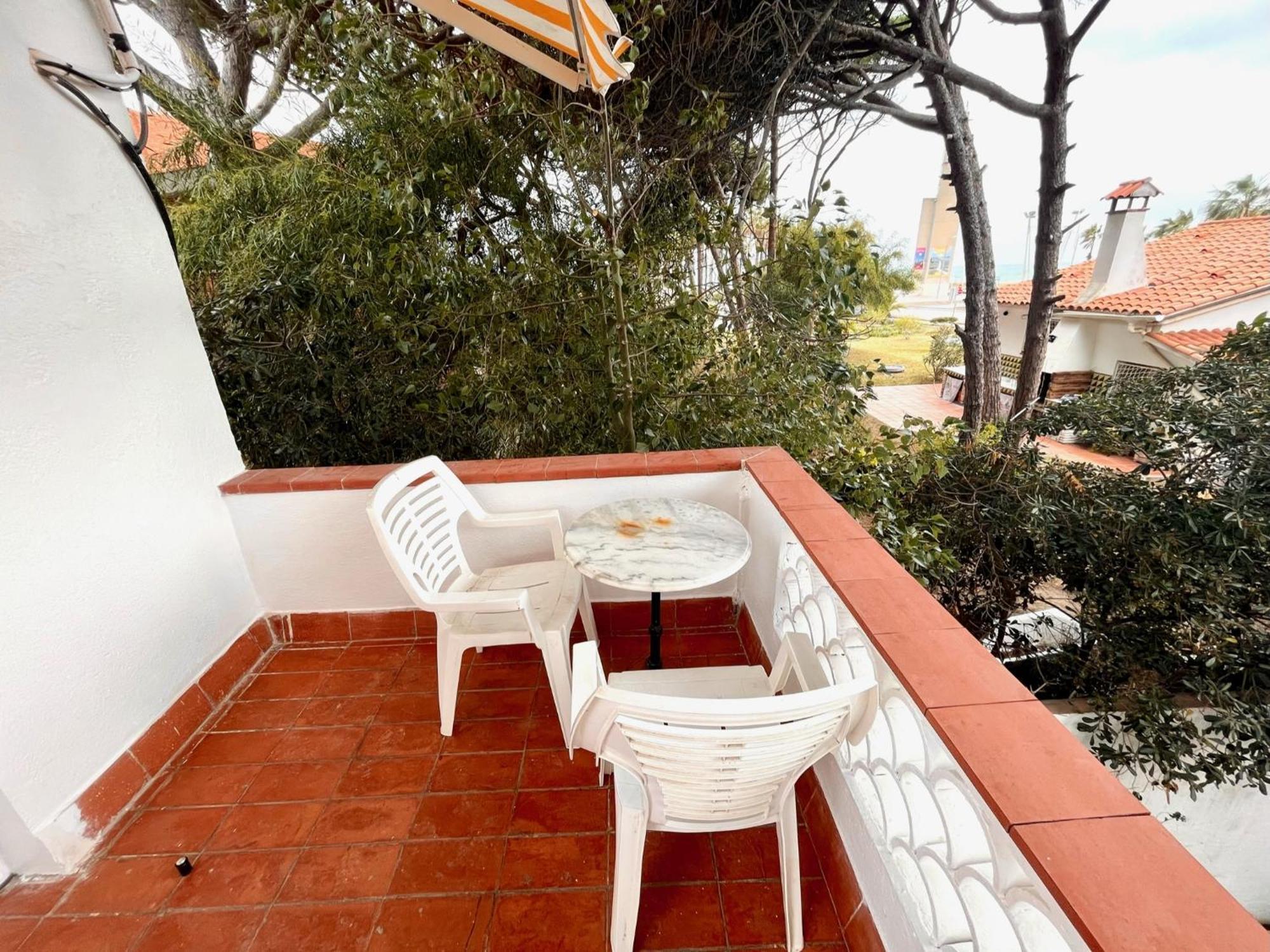 Nuevos Apartamentos Frente Al Mar Y A La Playa Castelldefels Ngoại thất bức ảnh