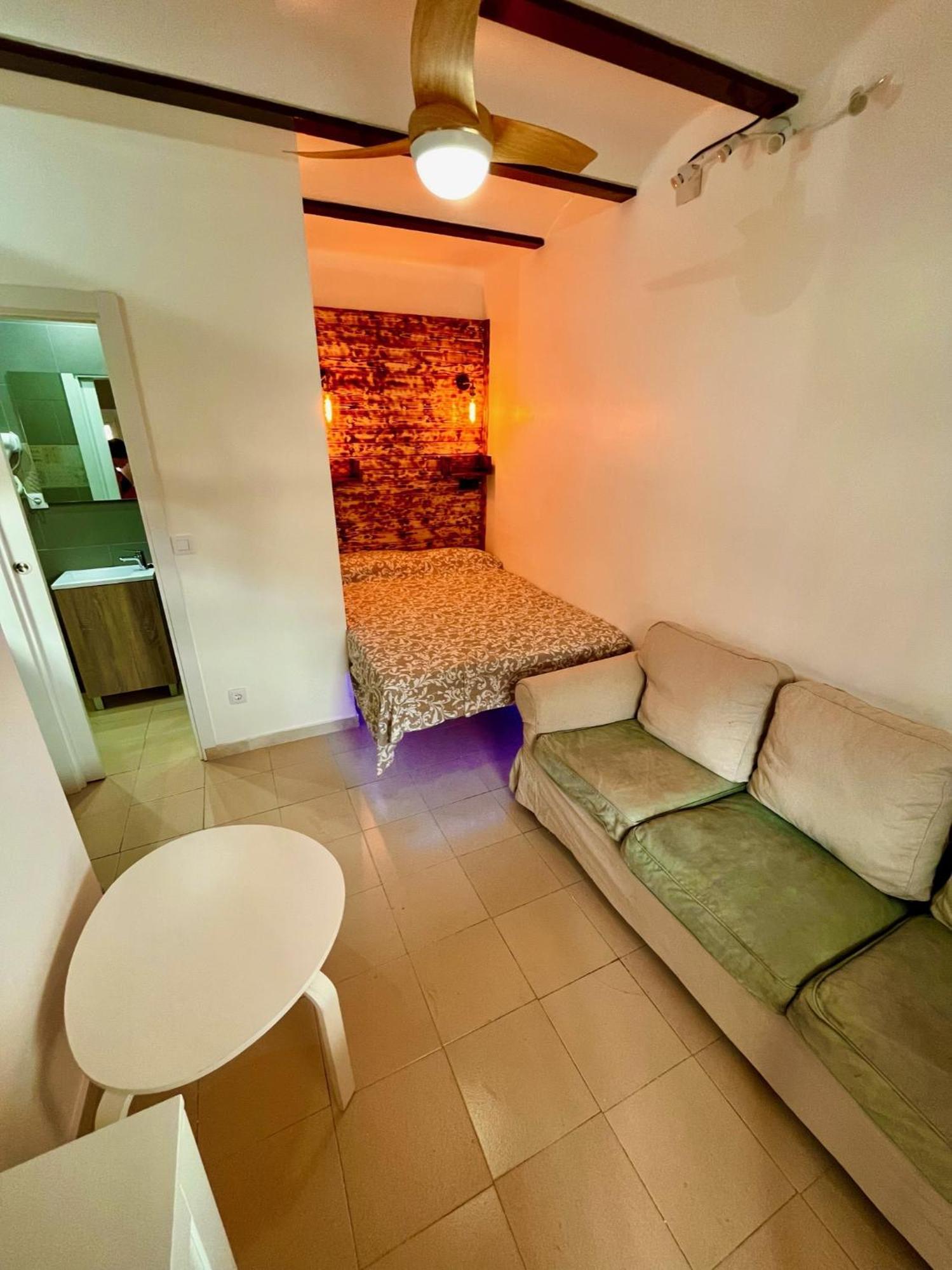 Nuevos Apartamentos Frente Al Mar Y A La Playa Castelldefels Ngoại thất bức ảnh